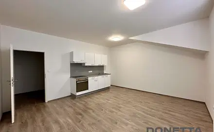 Pronájem bytu 1+kk 32 m²