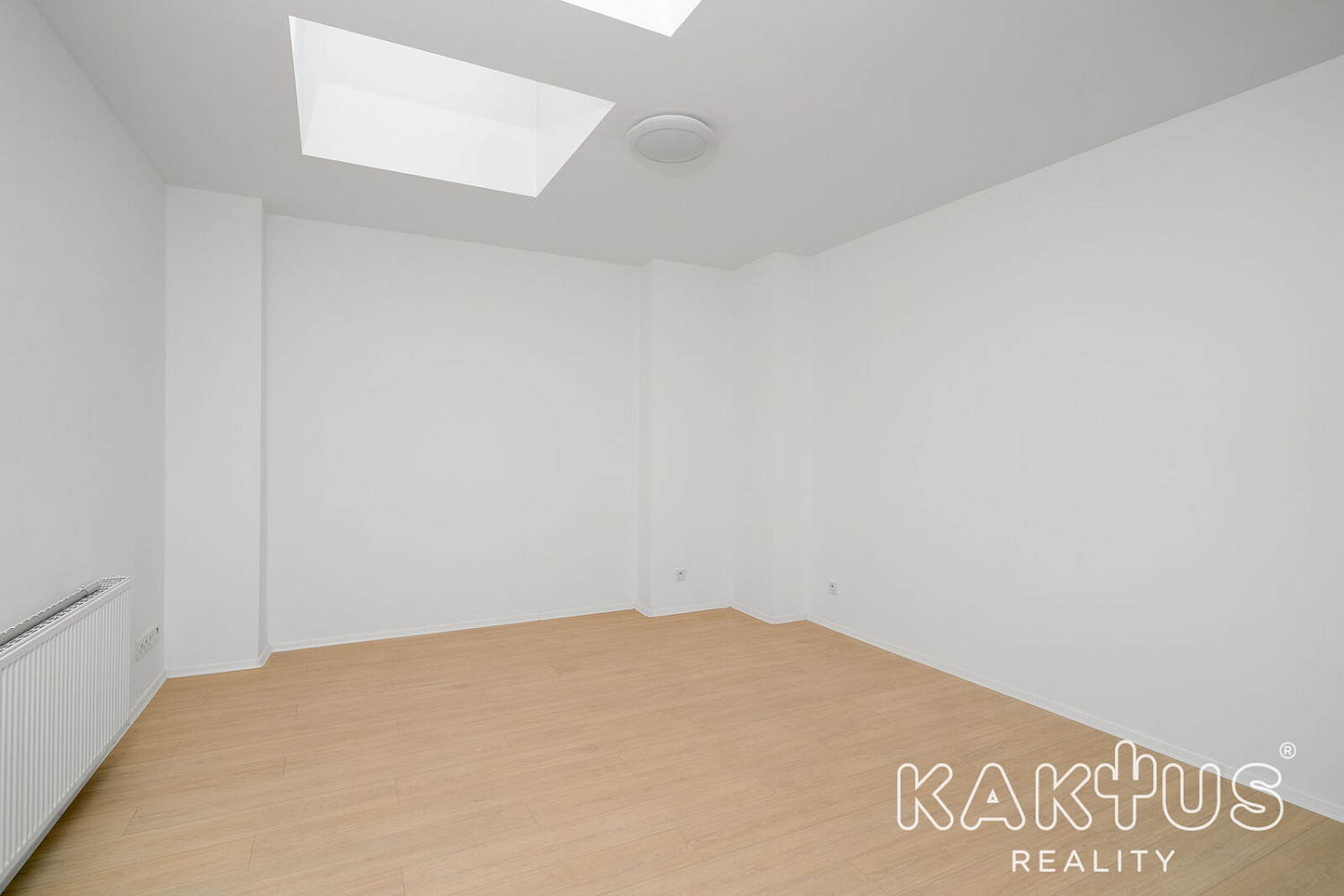 Pronájem bytu 1+kk 29 m² – fotografie 3