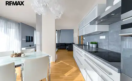 Pronájem bytu 2+kk 70 m², Ke kapslovně, Praha 3 - Žižkov