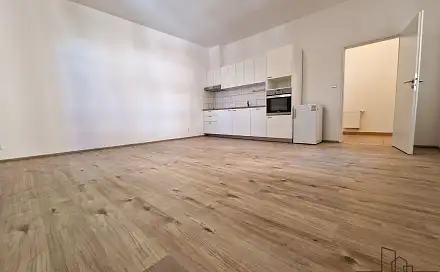 Pronájem bytu 1+kk 35 m²