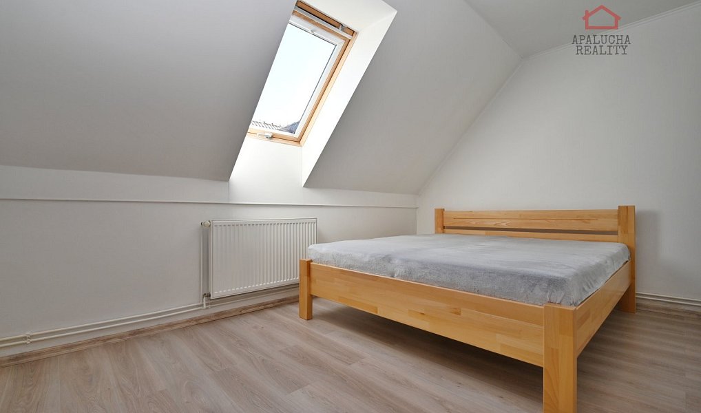 Prodej bytu 3+1 76 m², Nupaky – náhled fotky 7