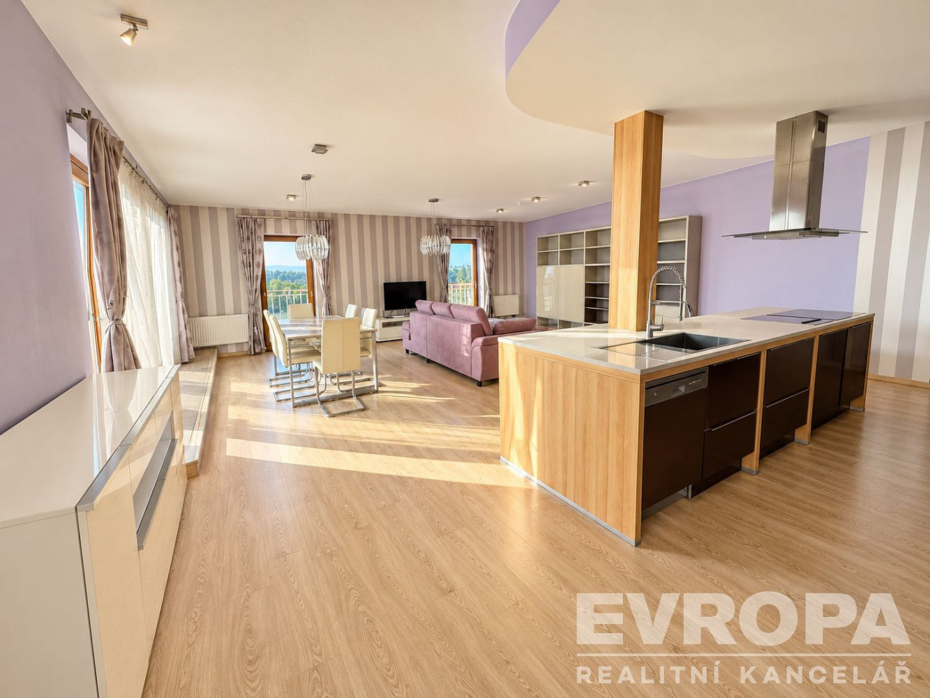 Pronájem bytu 3+kk 153 m² – fotografie 2