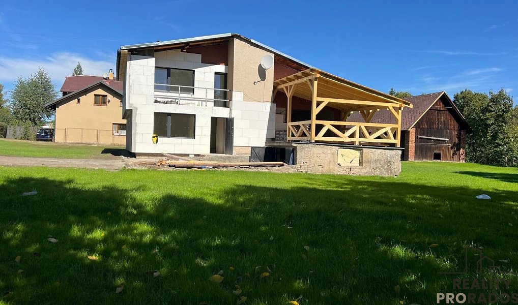 Prodej domu 197 m² s pozemkem 1 500 m², Hrádek – náhled fotky 2