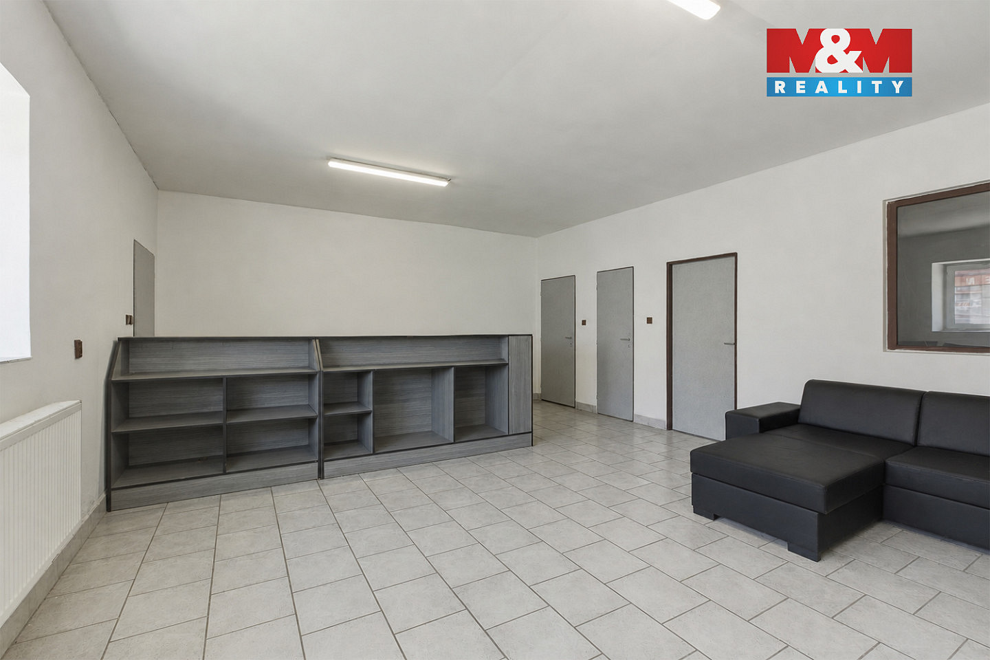 Prodej obchodních prostor 178 m² — photo 2
