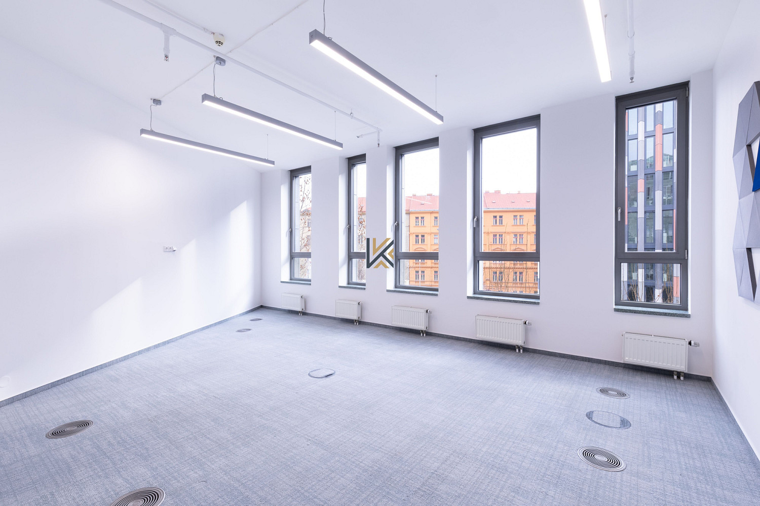 Pronájem kanceláře 1 552 m² – fotografie 3