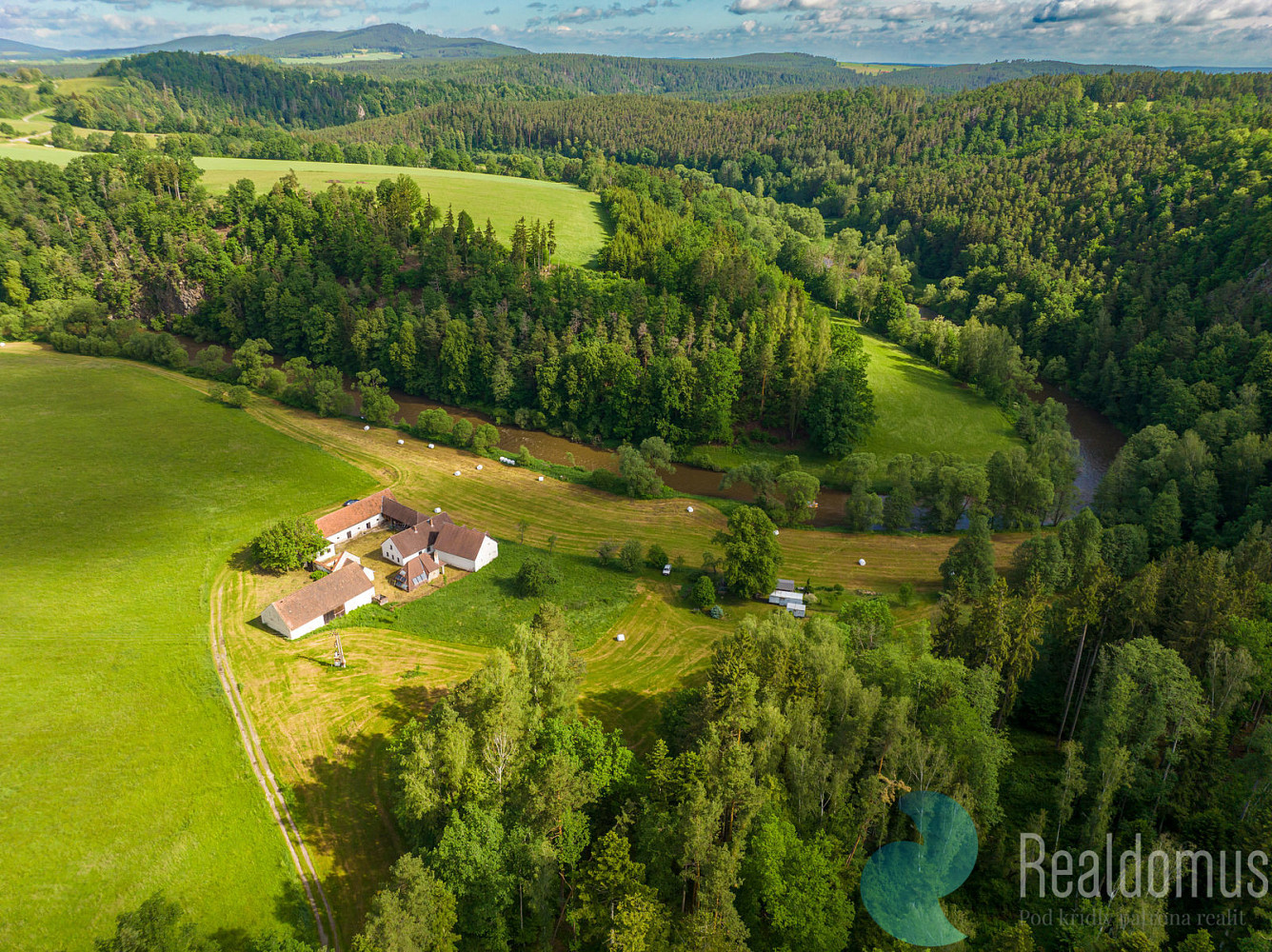 Prodej zemědělského objektu 1 300 m² — photo 4