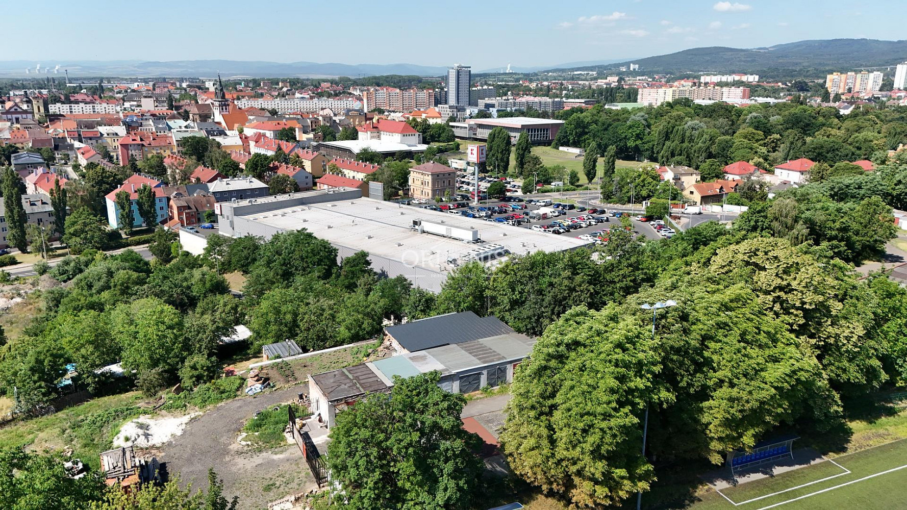 Prodej garáže 22 m2 v oploceném areálu, mostecká — photo 4