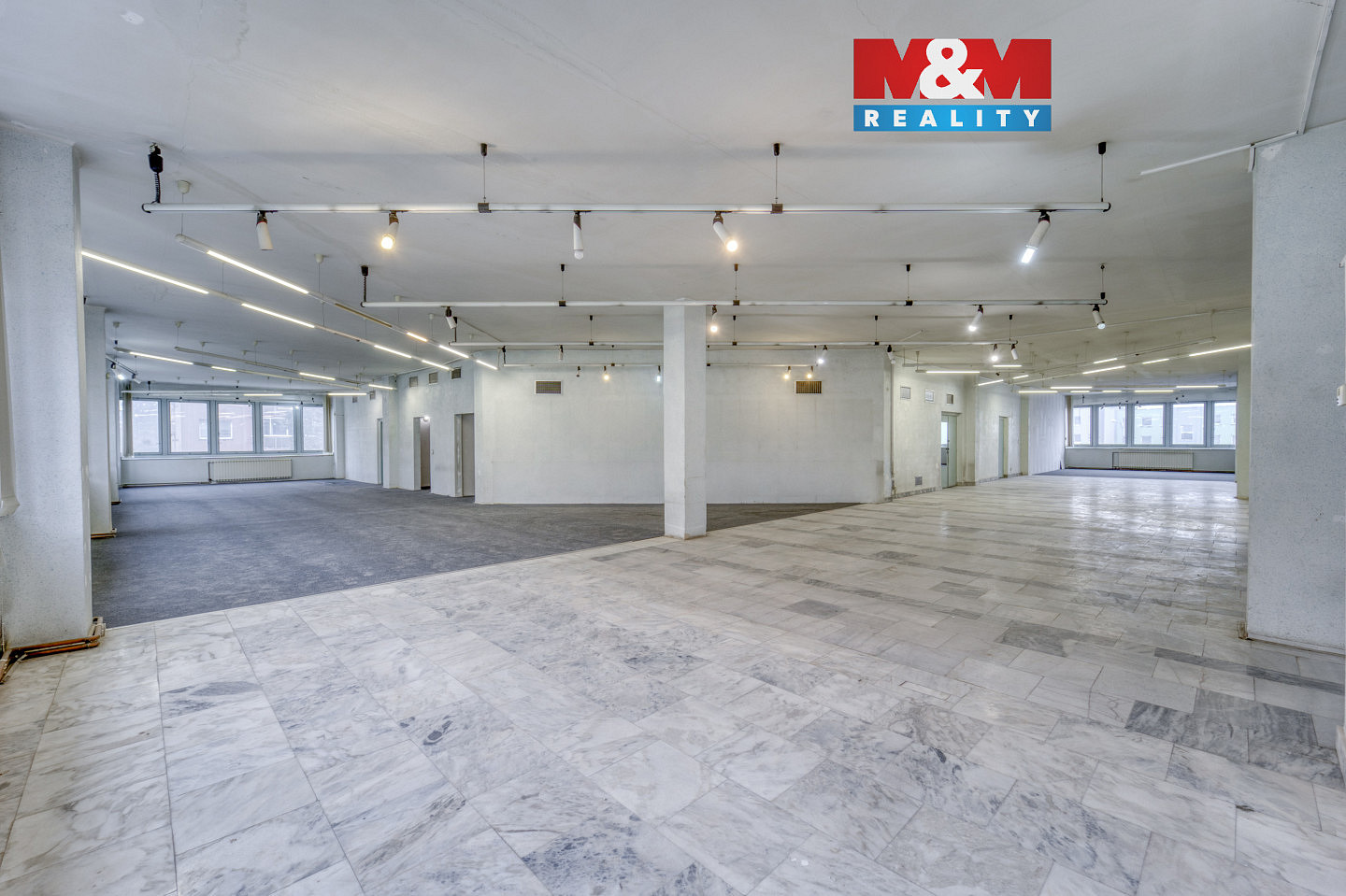 Pronájem obchodních prostor 641 m²