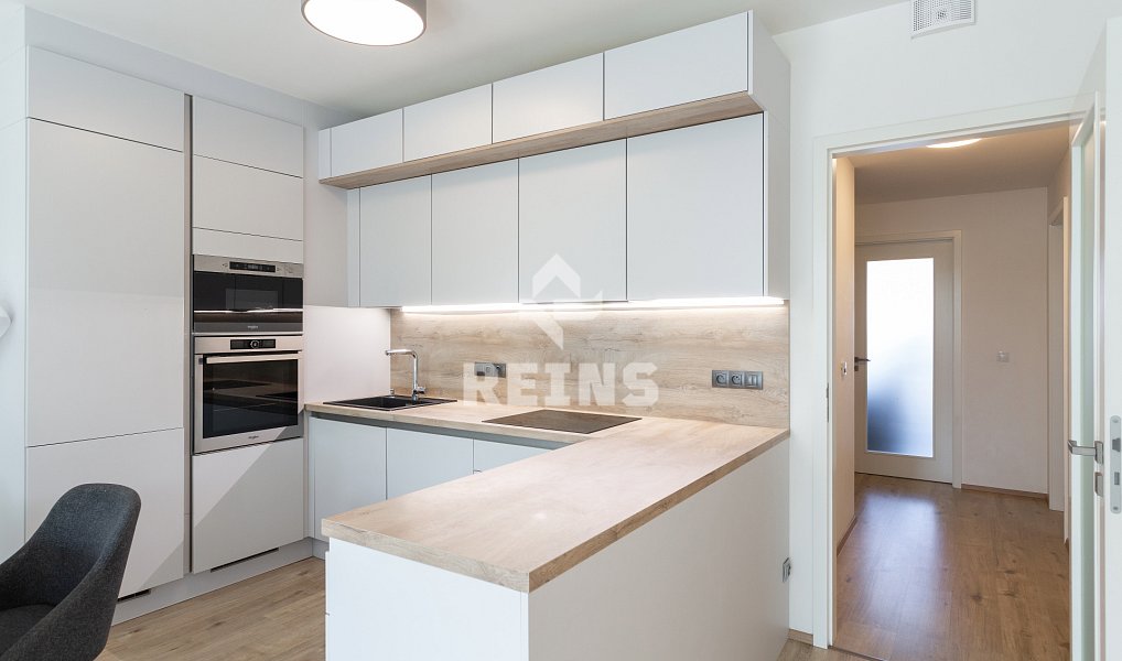Prodej bytu 4+kk 146 m², Praha – náhled fotky 7