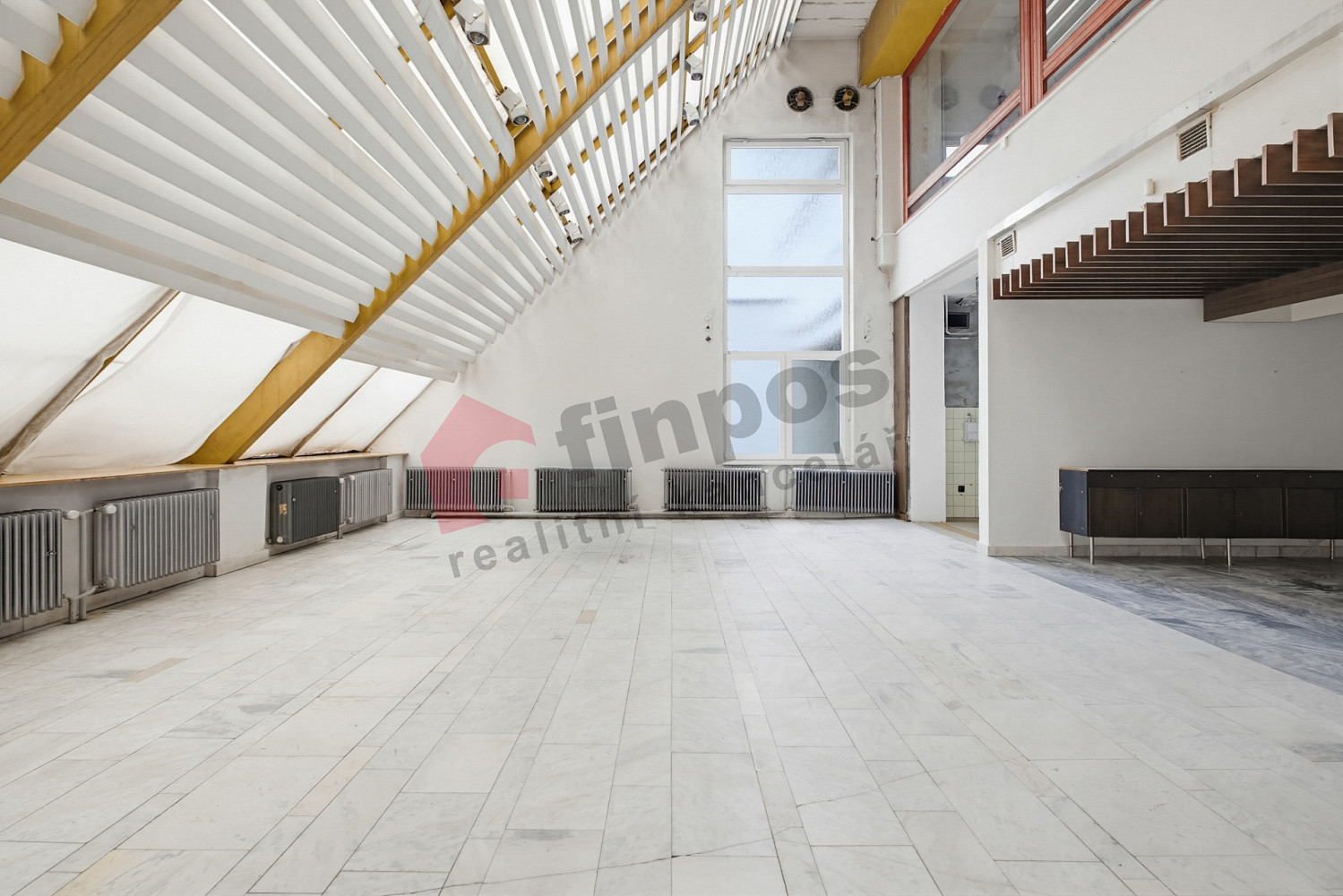 Pronájem obchodních prostor 158 m² – fotografie 3