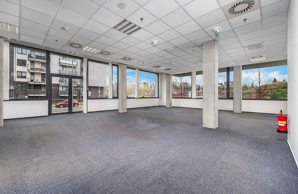 Pronájem kanceláře 900 m² – fotografie 2