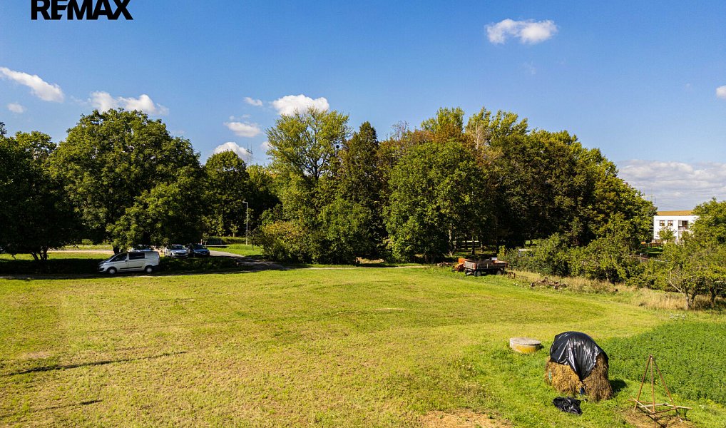 Prodej stavebního pozemku 2 330 m², Milešovice – náhled fotky 24