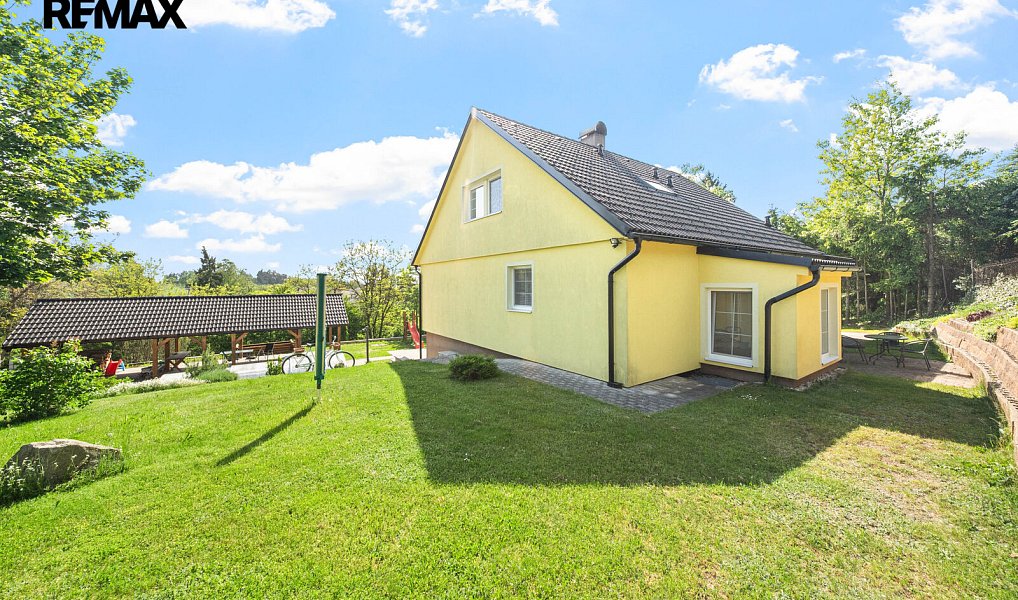 Prodej domu 300 m² s pozemkem 150 m², Dačice – náhled fotky 3