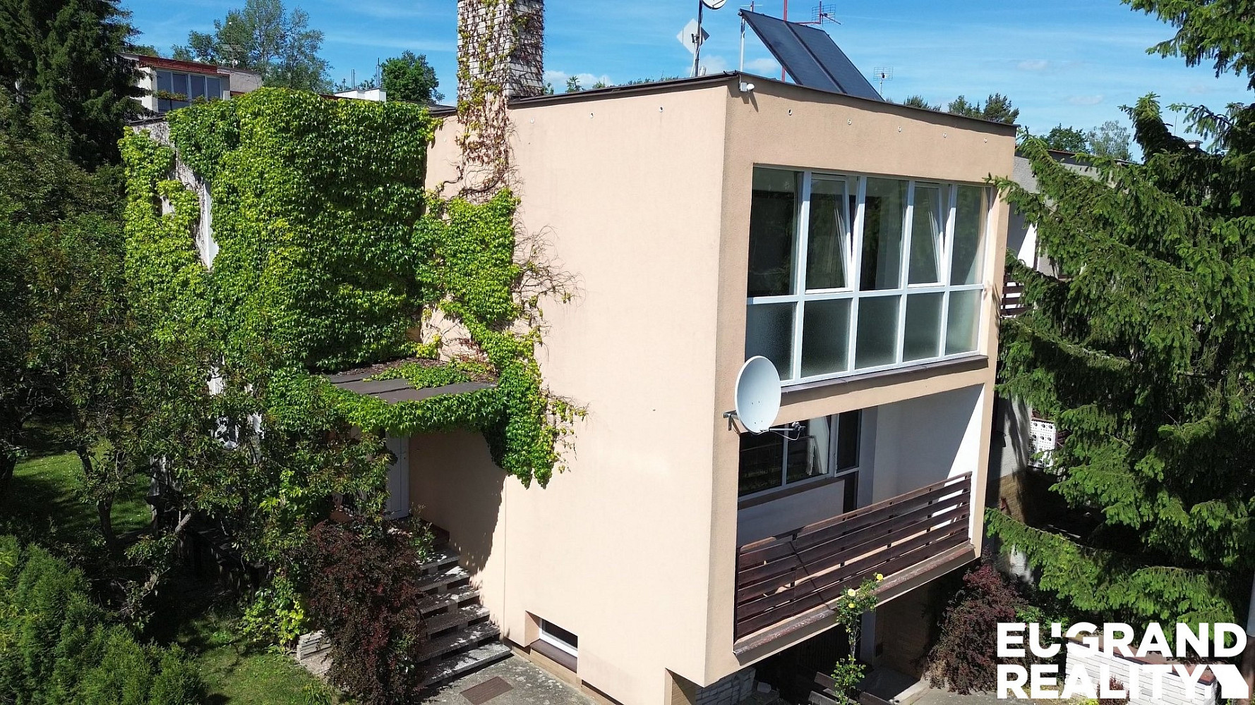 Prodej domu 198 m² s pozemkem 296 m²