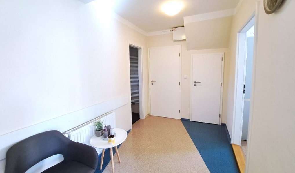 Pronájem kanceláře 180 m², Zlín – náhled fotky 4