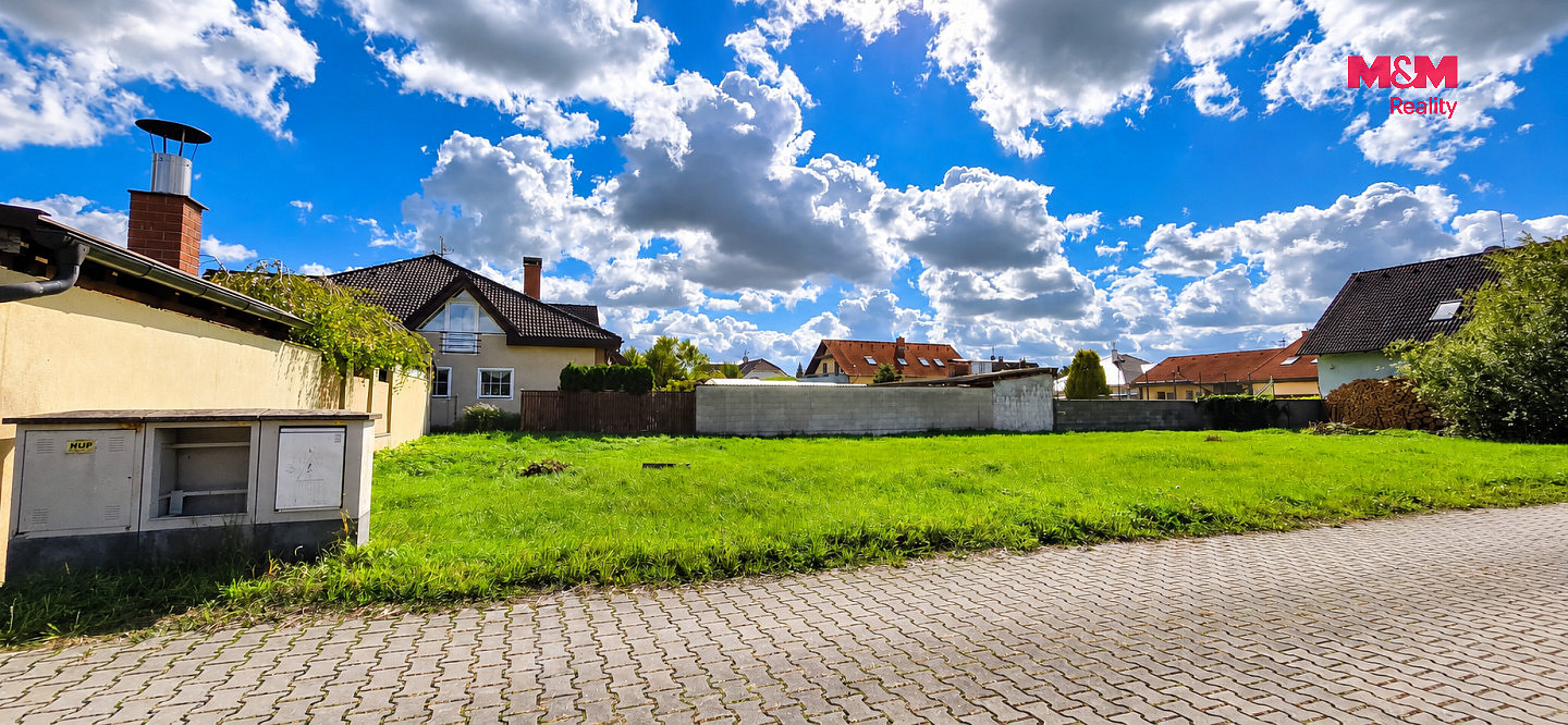 Prodej stavebního pozemku 681 m² – fotografie 3