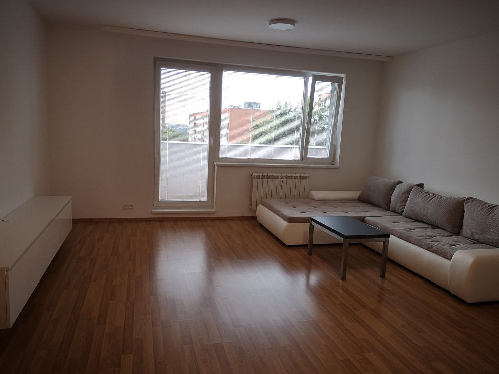 Pronájem bytu 2+kk 72 m² – fotografie 3