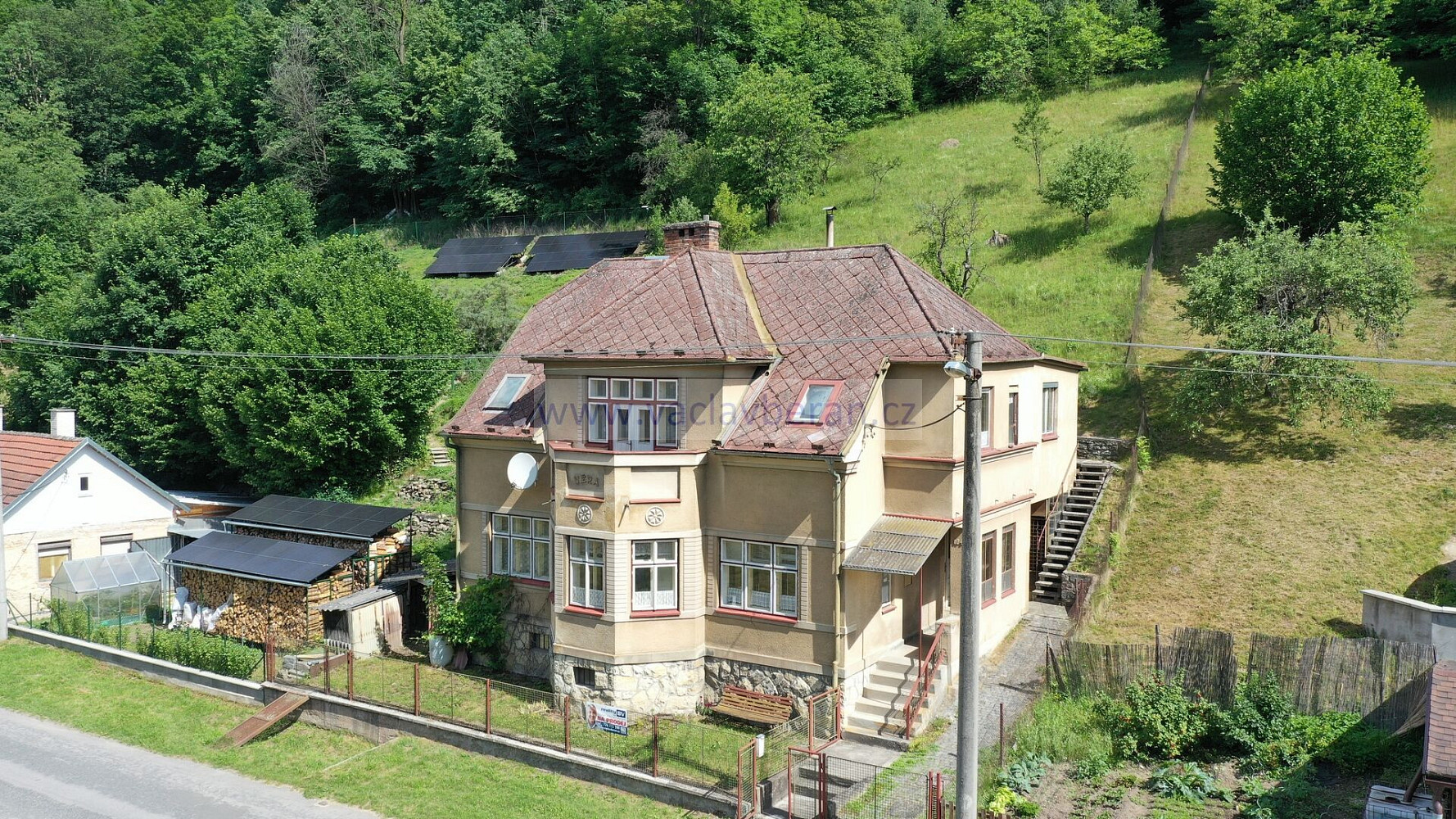 Prodej domu 172 m² s pozemkem 1 968 m²