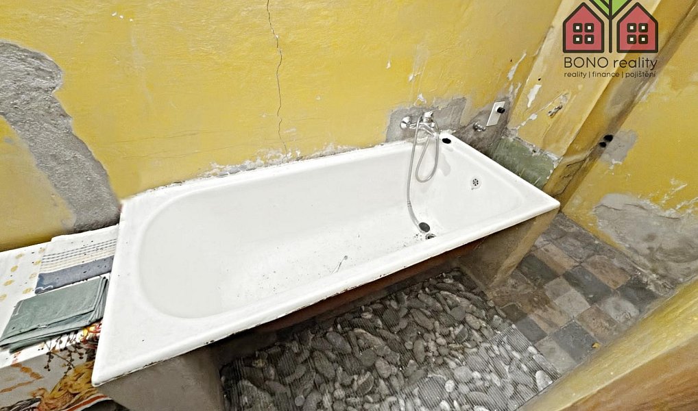 Prodej domu 290 m² s pozemkem 1 339 m², Liběšice – náhled fotky 33