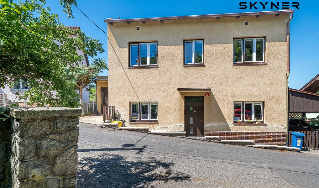 Prodej domu 220 m² s pozemkem 736 m², Trmice – náhled fotky 2