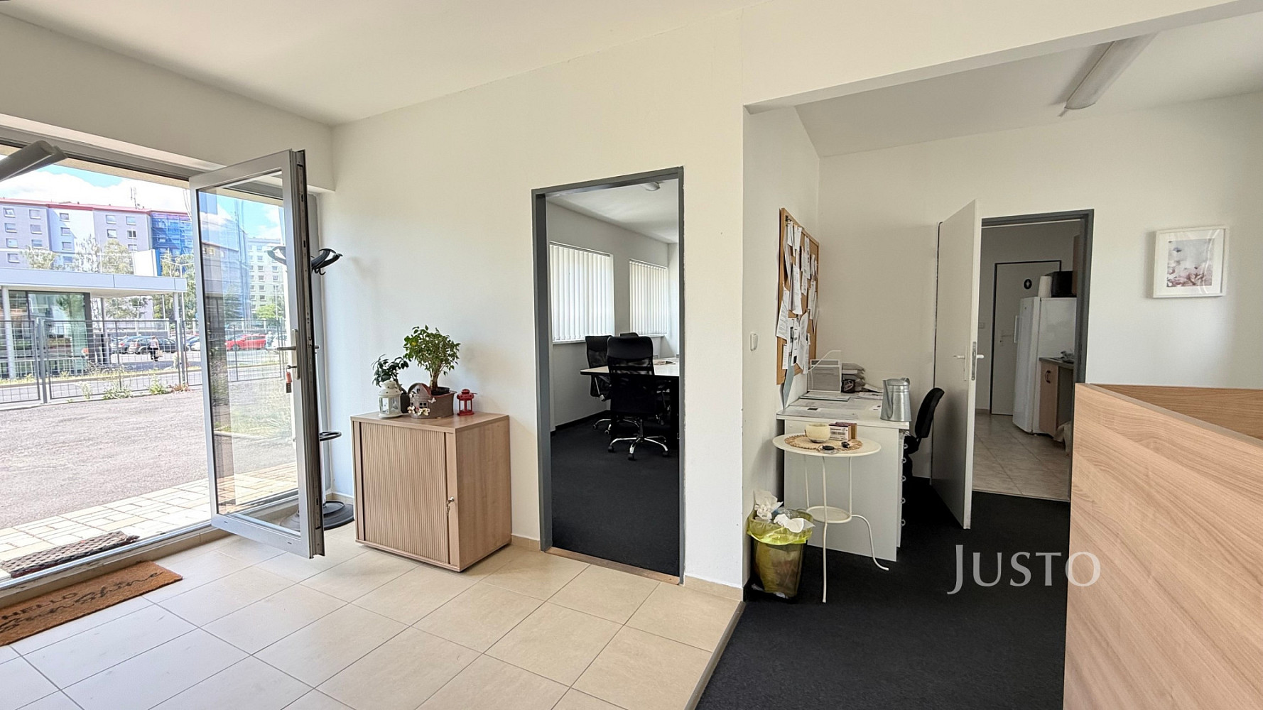 Pronájem obchodních prostor 73 m² – fotografie 2