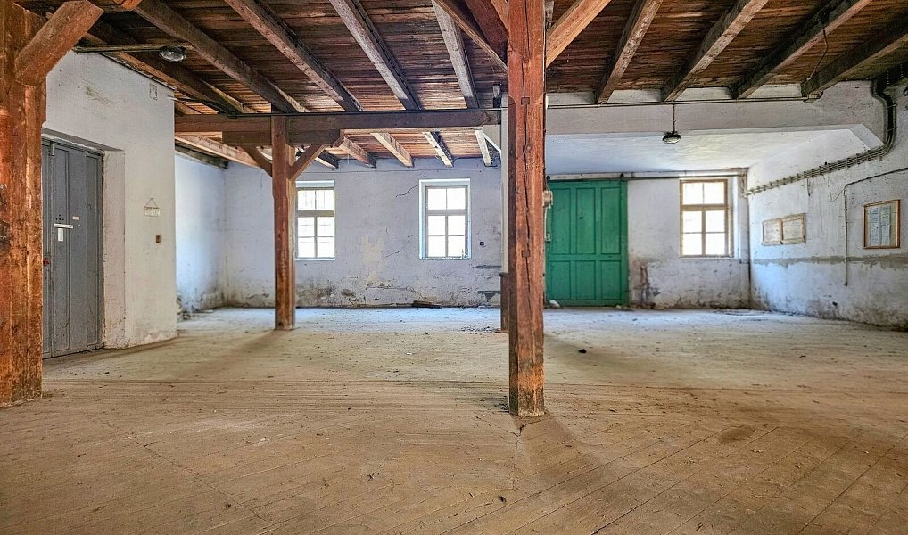 Prodej skladovacích prostor 2 000 m², Žatec – náhled fotky 6