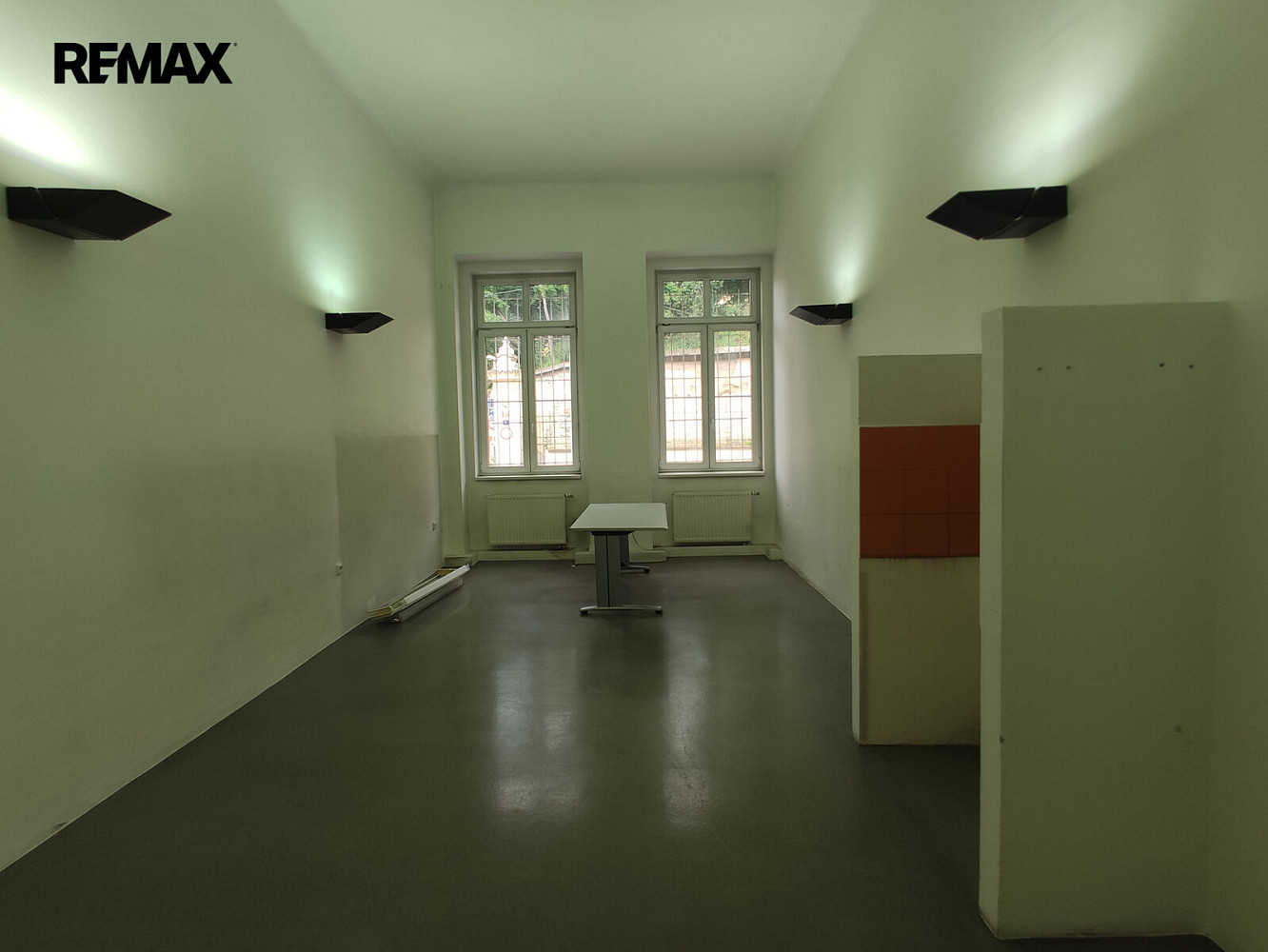 Pronájem komerčního objektu (jiného typu) 34 m²