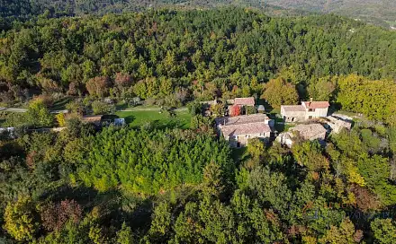 Prodej domu 646 m² s pozemkem 22 000 m², Lupoglav, Chorvatsko