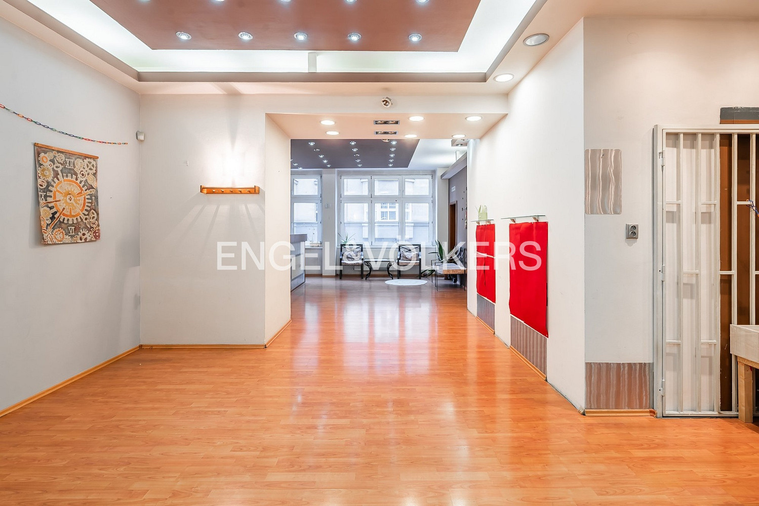Pronájem obchodních prostor 130 m² – fotografie 3