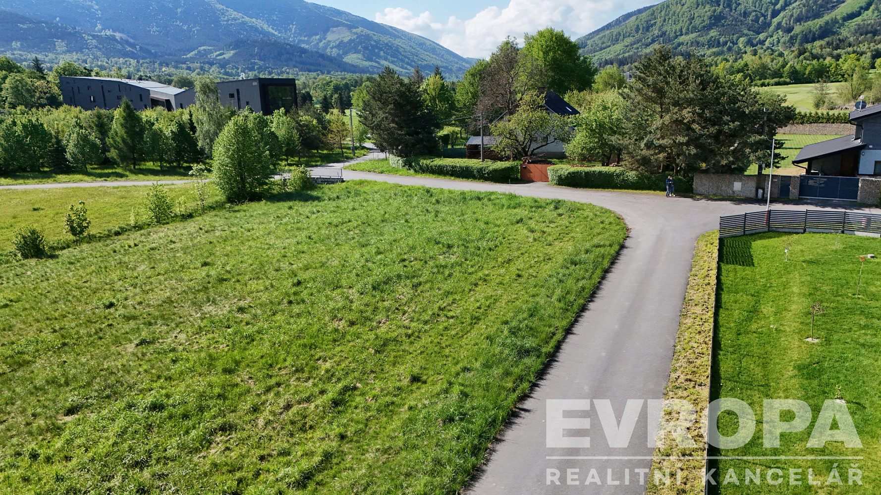 Prodej stavebního pozemku 2 266 m² – fotografie 5