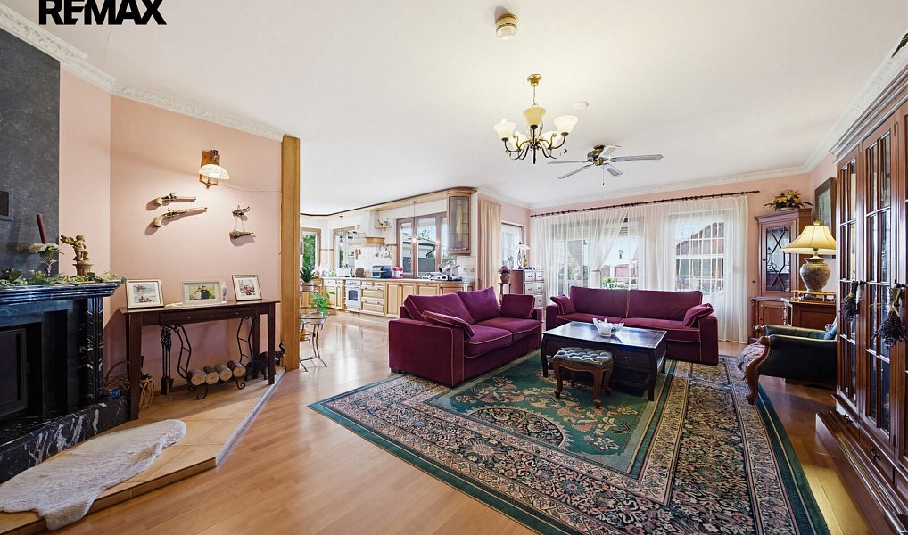 Prodej domu 217 m² s pozemkem 1 818 m², Louny – náhled fotky 9