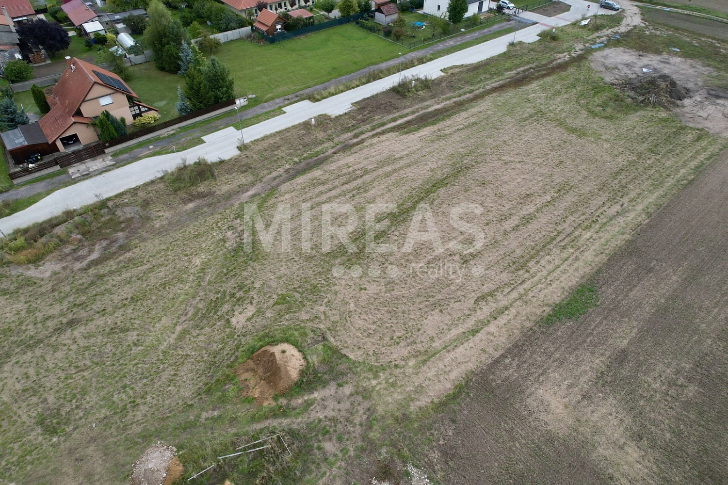 Prodej stavebního pozemku 909 m² – fotografie 5