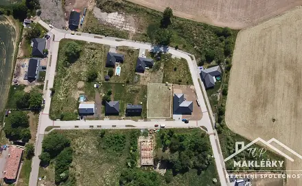 Prodej stavebního pozemku 898 m², Žáky - Štrampouch, okres Kutná Hora
