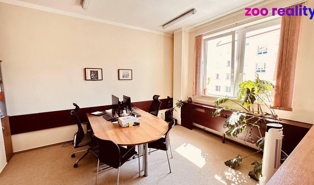 Pronájem kanceláře 31 m², Jindřichův Hradec – náhled fotky 3