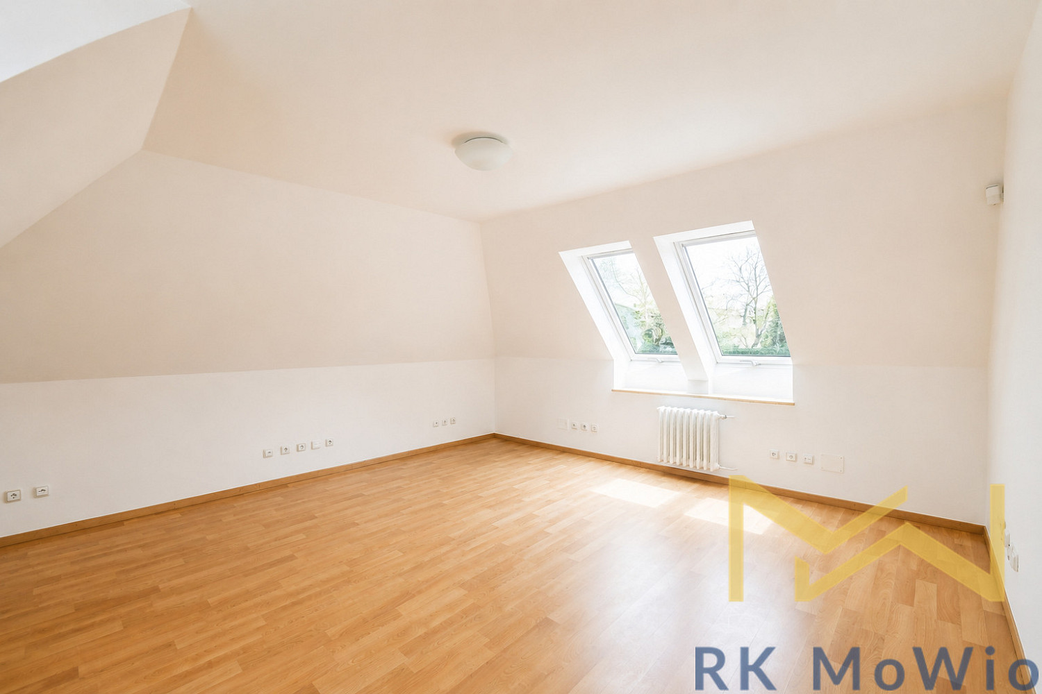 Pronájem domu 417 m² s pozemkem 999 m² – fotografie 3