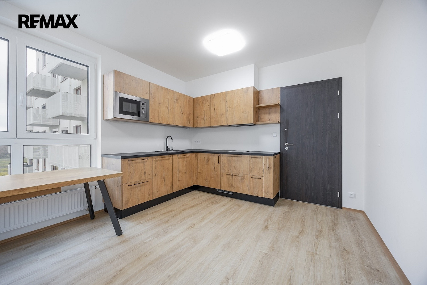 Pronájem bytu 1+kk 32 m² – pohled 3