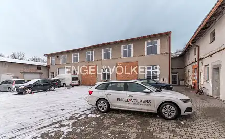 Pronájem výrobních prostor 500 m², Poděbradova, Jičín - Nové Město