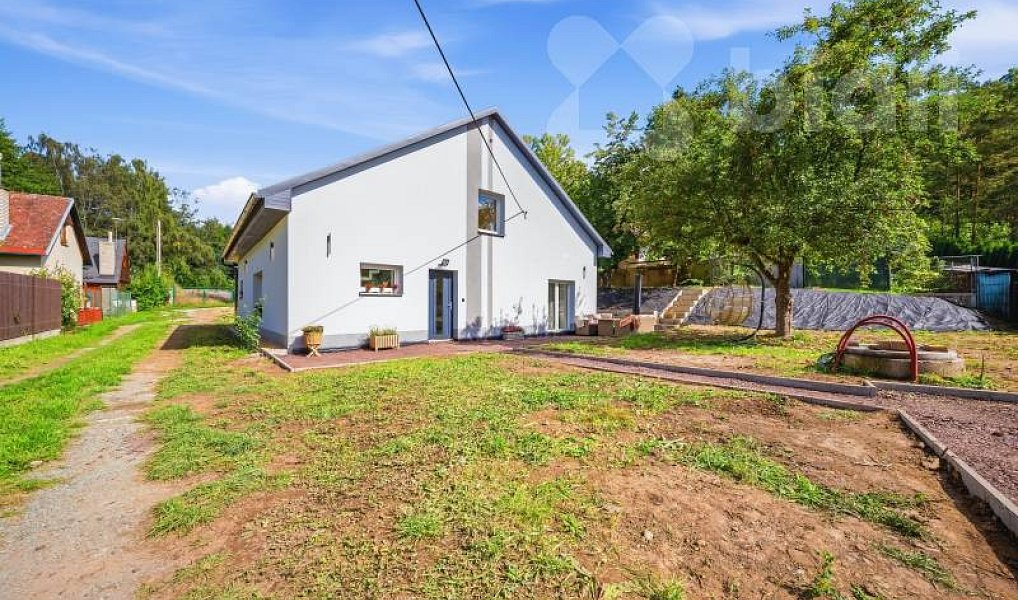 Prodej domu 210 m² s pozemkem 835 m², Jeníkovice – náhled fotky 2
