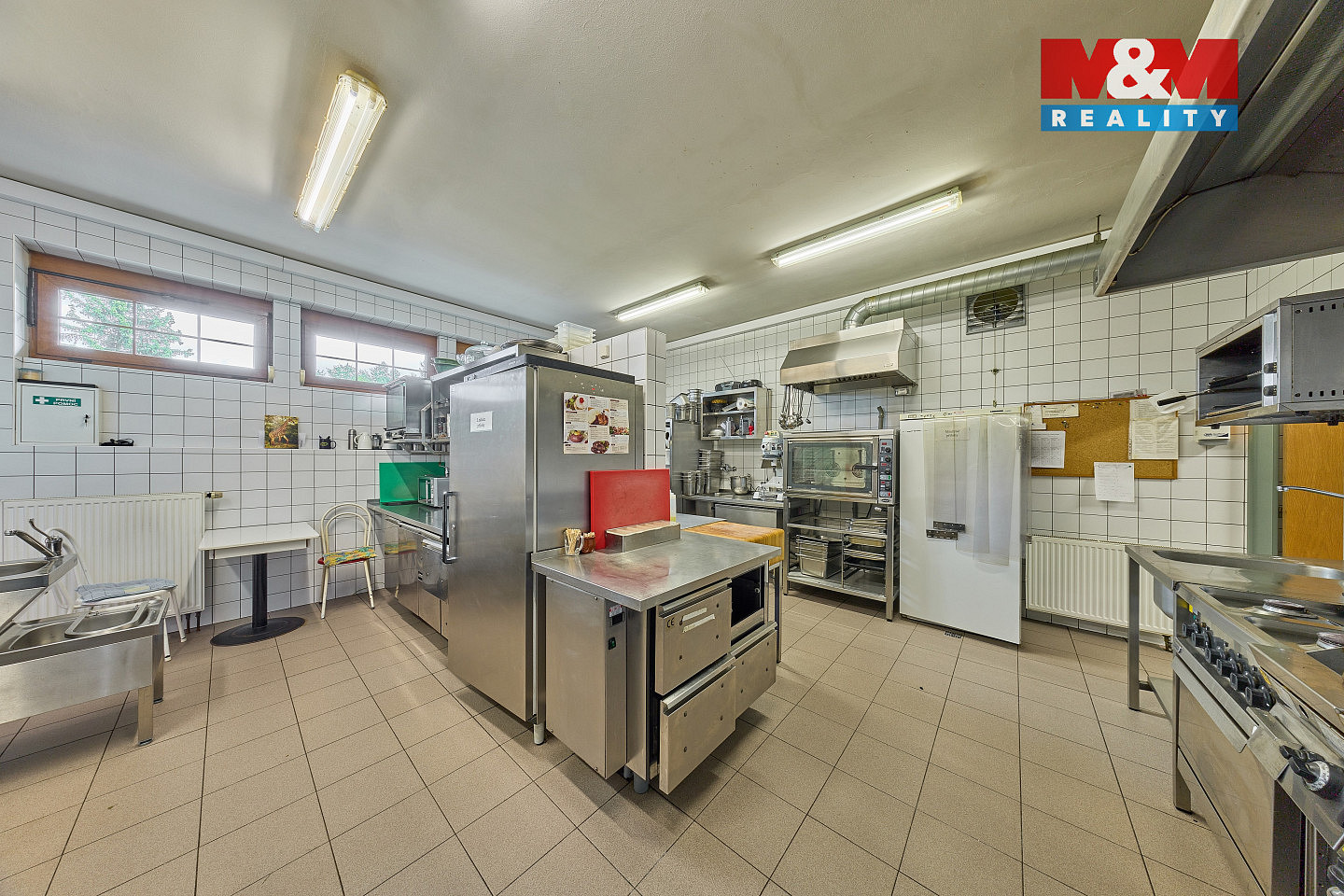 Prodej ubytovacího objektu 1 000 m² — photo 4