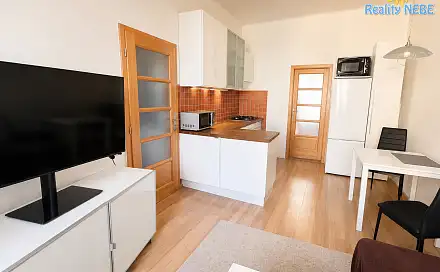 Pronájem bytu 1+1 37 m², Družstevní, Praha 4 - Nusle