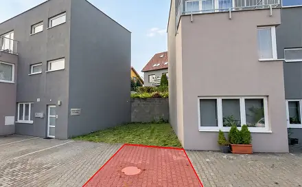 Pronájem garážového stání 13 m2, Modřice, Bobravská, Modřice, okres Brno-venkov