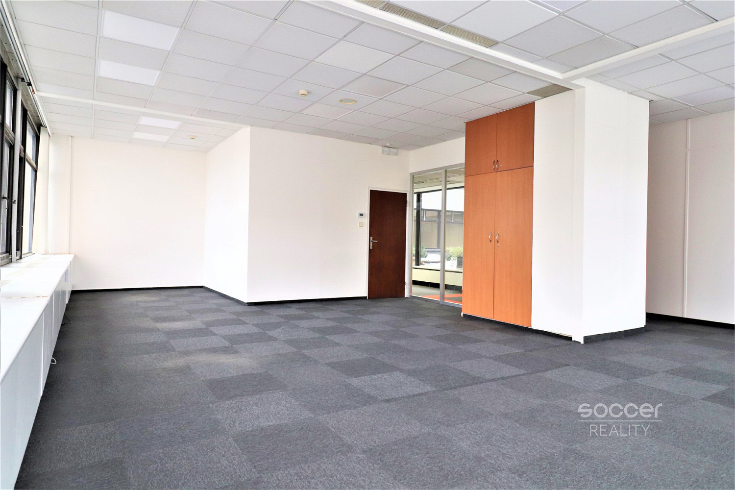Pronájem kanceláře 66 m² – fotografie 2