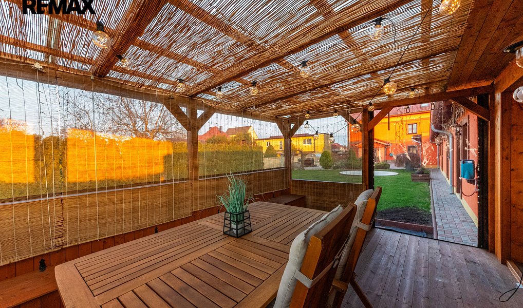 Prodej ubytovacího objektu 309 m², Kněževes – náhled fotky 38