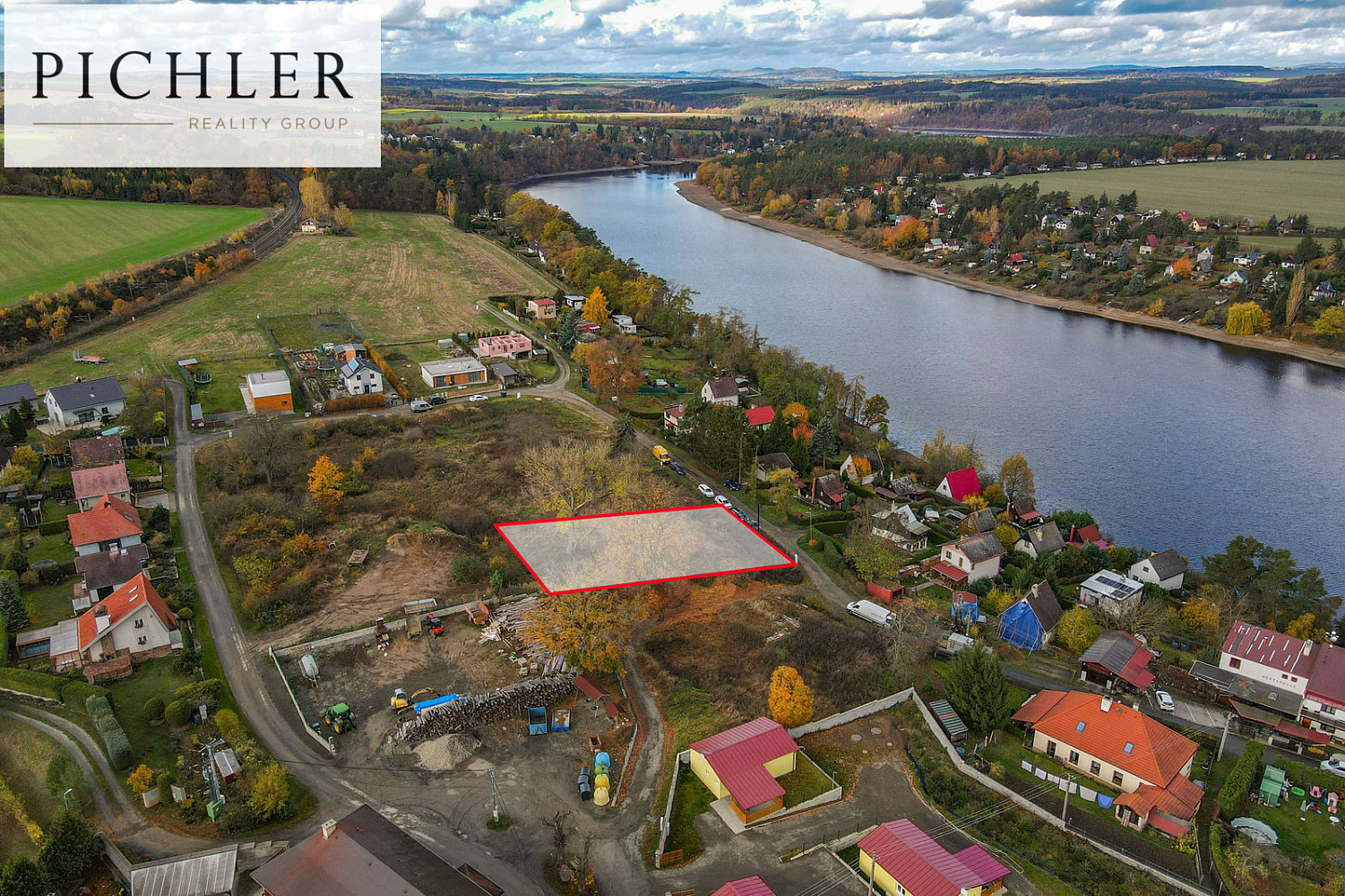Prodej stavebního pozemku 1 003 m²