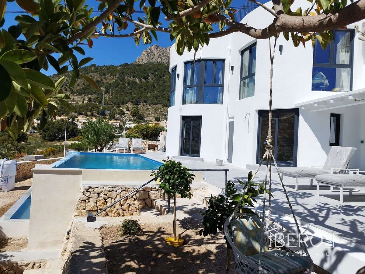 Prodej domu 235 m² s pozemkem 235 m² - Vista 2