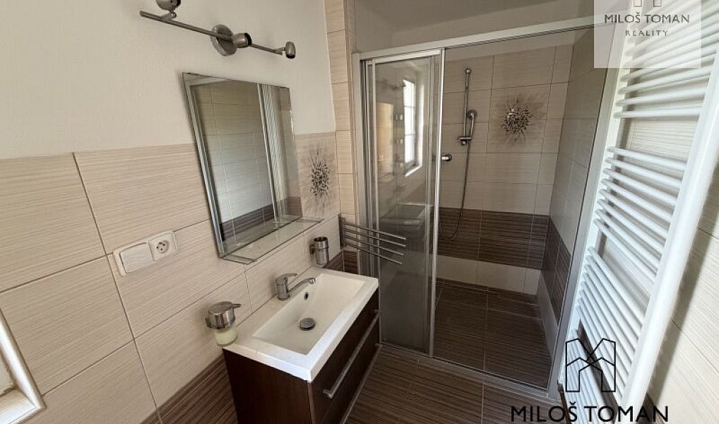 Prodej domu 230 m² s pozemkem 559 m², Klatovy – náhled fotky 7