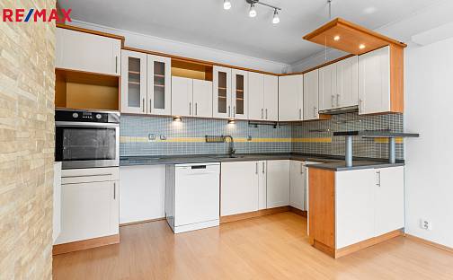 Pronájem bytu 3+kk 52 m², Věštínská, Praha 5 - Radotín