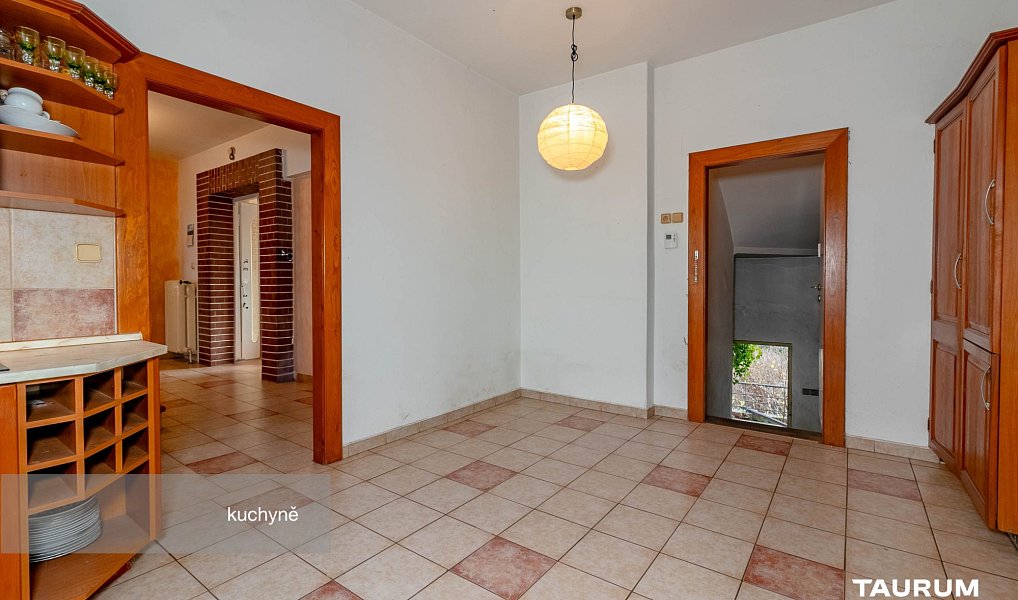 Prodej domu 329 m² s pozemkem 1 052 m², Manětín – náhled fotky 6