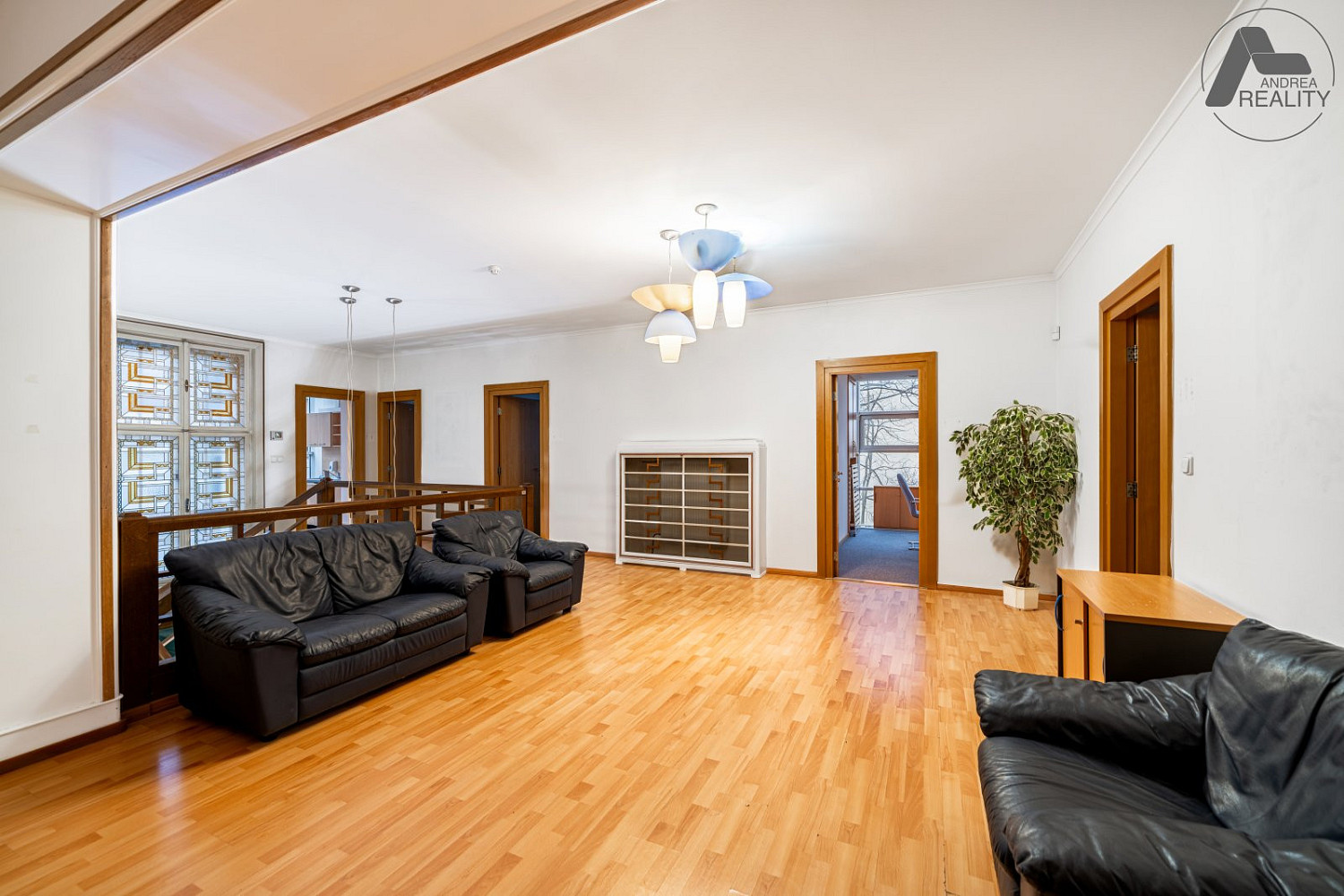 Prodej kanceláře 686 m² – fotografie 4