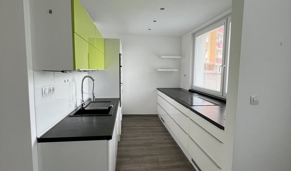 Pronájem bytu 4+kk 84 m², Olomouc – náhled fotky 2